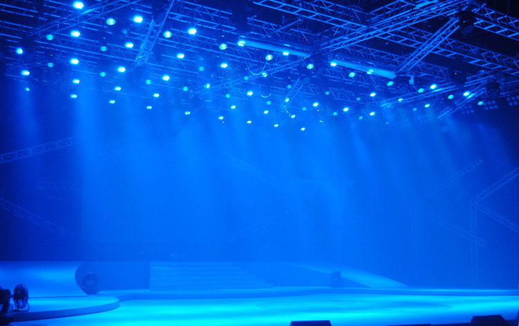 Briteq LED Mega Beam 15° - 48 x 3 Watt RGBW Leds